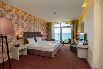 Улучшенный двухместный номер с 1 кроватью в Отеле The Grand Gloria Hotel